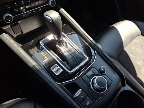 Used 2021 MAZDA CX-5 Touring image 18