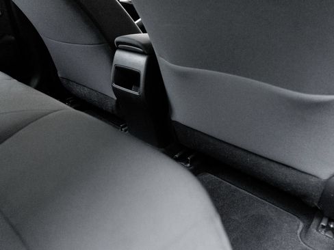 Used 2020 Toyota Corolla LE w/ Carpet Mat Package (TMS) FWD image 29