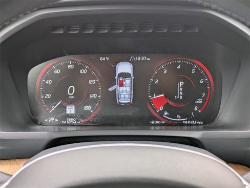 Certified 2022 Volvo XC90 T6 Momentum image 38