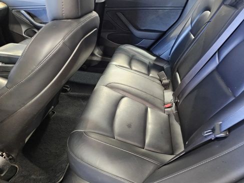 Used 2018 Tesla Model 3 RWD image 12