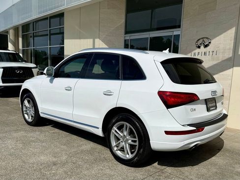 Used 2017 Audi Q5 2.0T Premium Plus w/ Technology Package AWD/4WD image 3