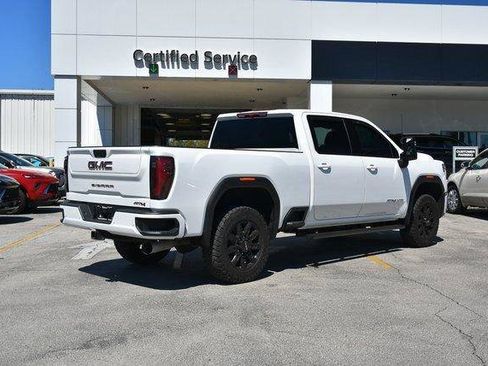 Used 2024 GMC Sierra 2500 AT4 AWD/4WD image 12