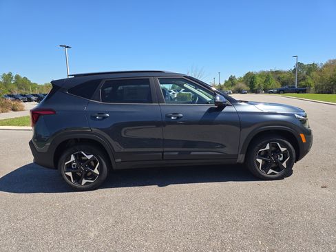New 2026 Kia Seltos S AWD/4WD image 9