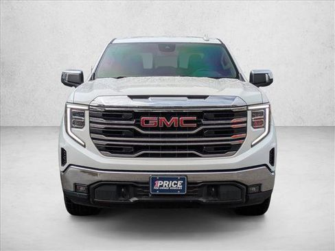 Used 2023 GMC Sierra 1500 SLT image 2
