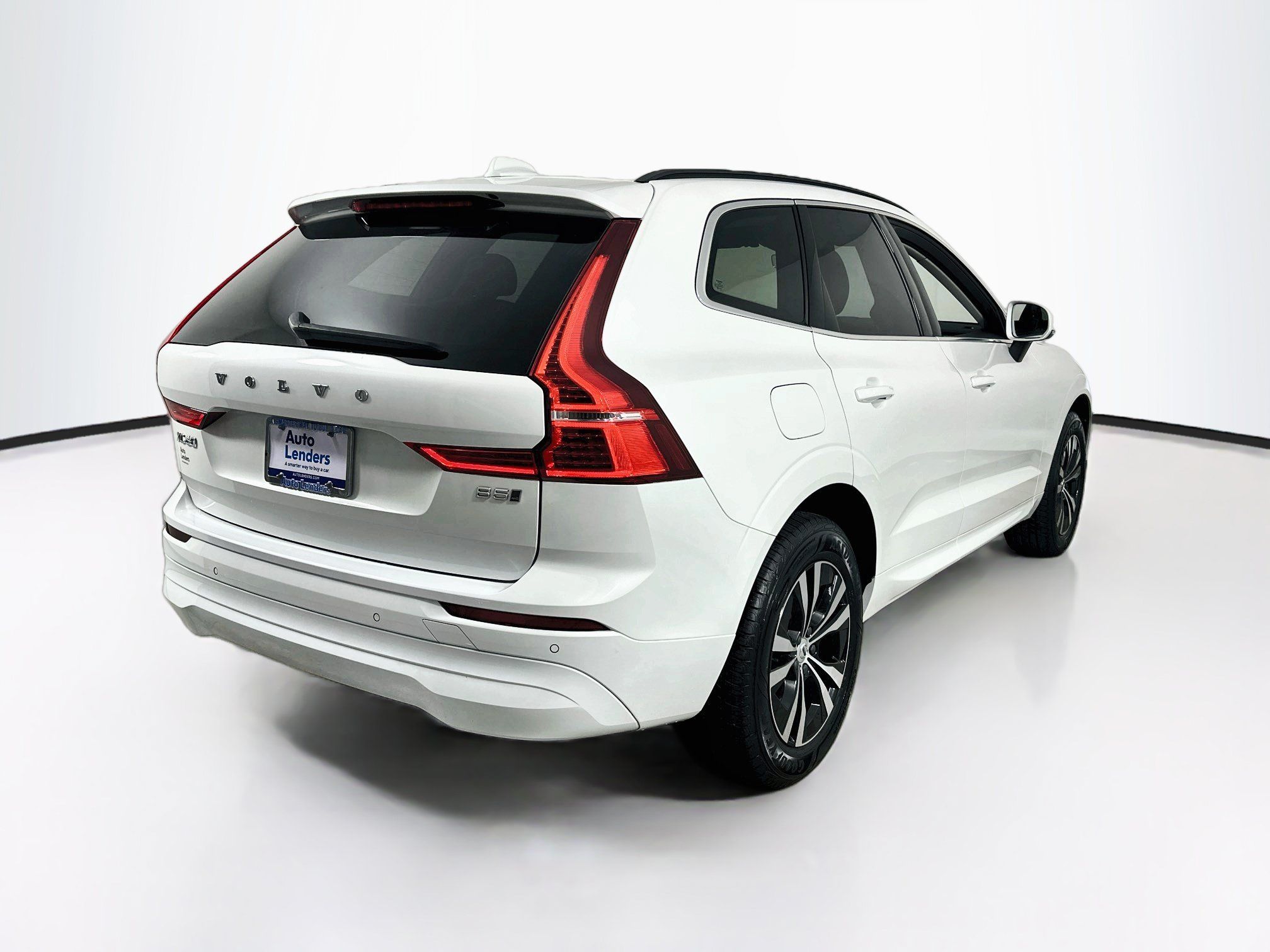 Used 2023 Volvo XC60 B5 Core w/ Protection Package AWD/4WD image 5