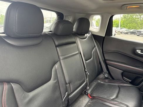 Used 2017 Jeep Compass Trailhawk w/ Leather Interior Group AWD/4WD image 10