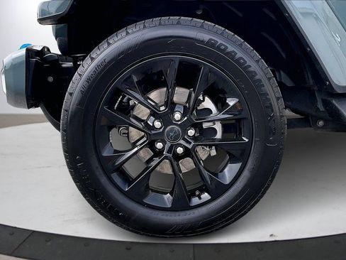 Certified 2024 Jeep Wrangler Unlimited Sahara AWD/4WD image 32