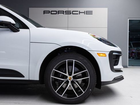 Certified 2026 Porsche Macan AWD/4WD image 11
