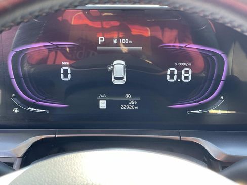 Certified 2025 Kia Telluride LX image 31