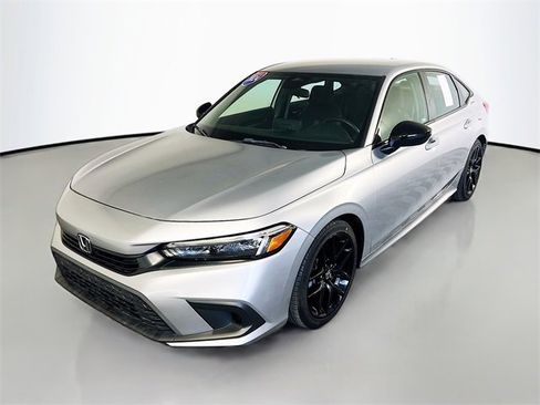 Used 2024 Honda Civic Sport image 3