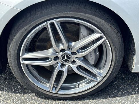 Used 2019 Mercedes-Benz E 300 4MATIC image 11