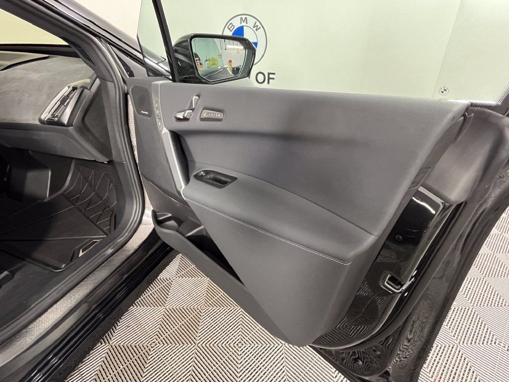 Used 2026 BMW iX xDrive60 w/ M Sport Package AWD/4WD image 21