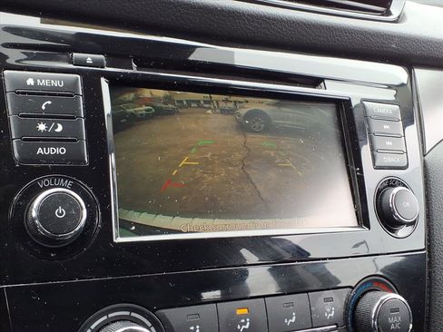 Used 2022 Nissan Rogue Sport S image 14