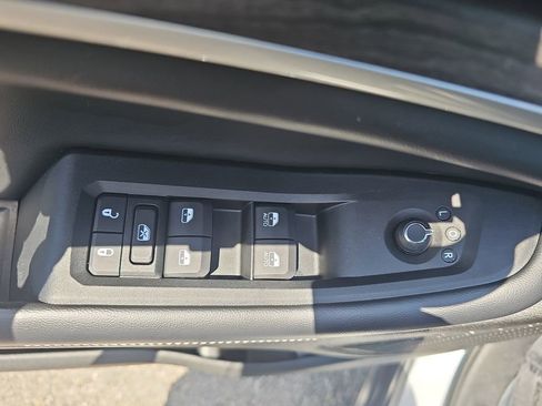 Used 2024 Jeep Grand Cherokee Limited AWD/4WD image 27