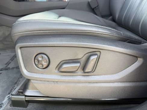 Used 2023 Audi Q5 2.0T Premium w/ Convenience Package AWD/4WD image 10