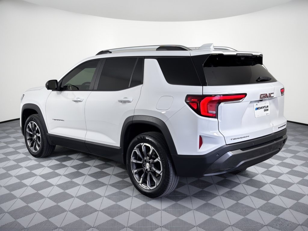 Used 2026 GMC Terrain Elevation w/ Elevation Premium Package FWD image 3