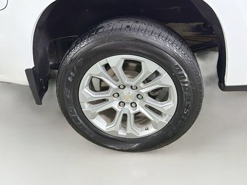 Used 2025 Chevrolet Silverado 1500 LTZ AWD/4WD image 33