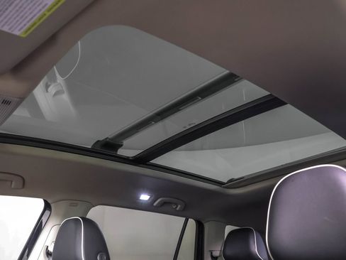 Used 2024 Volkswagen Atlas SEL Premium R-Line image 13