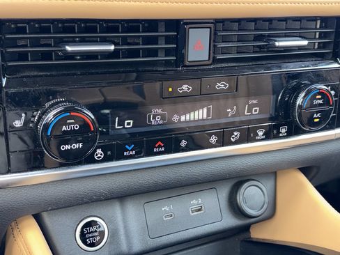 Certified 2022 Nissan Rogue Platinum w/ Head-Up Display Package AWD/4WD image 14