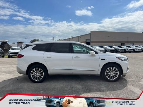 Used 2019 Buick Enclave Premium w/ Experience Buick Package image 9