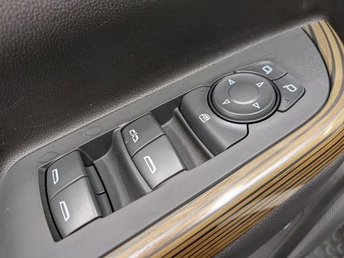 Used 2023 GMC Acadia SLE w/ Driver Convenience Package image 9