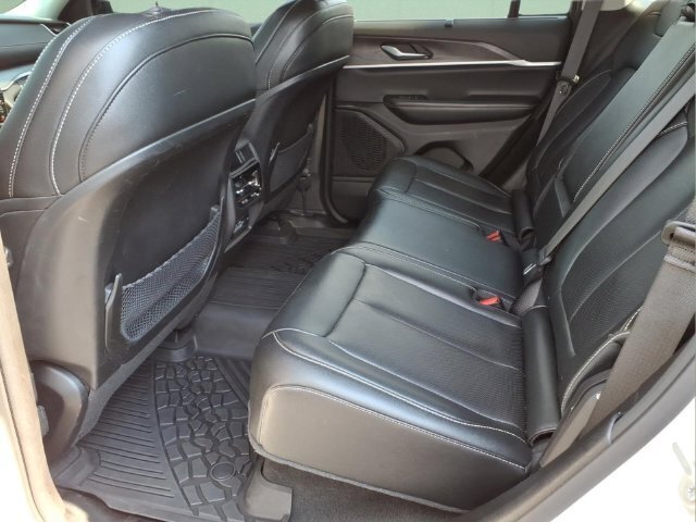 Used 2024 Jeep Grand Cherokee Limited w/ Luxury Tech Group II AWD/4WD image 12