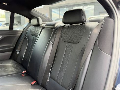 Used 2018 BMW 750i RWD image 31
