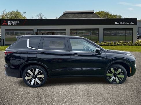 New 2026 Mitsubishi Outlander SE FWD image 6