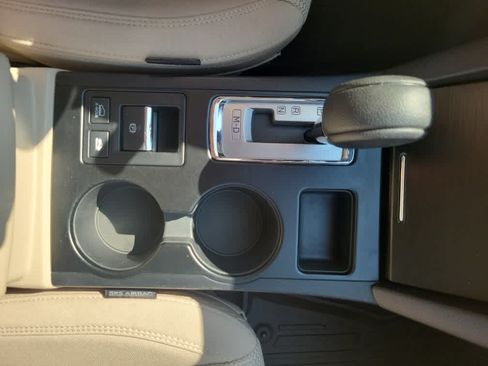 Used 2019 Subaru Outback 2.5i AWD/4WD image 17