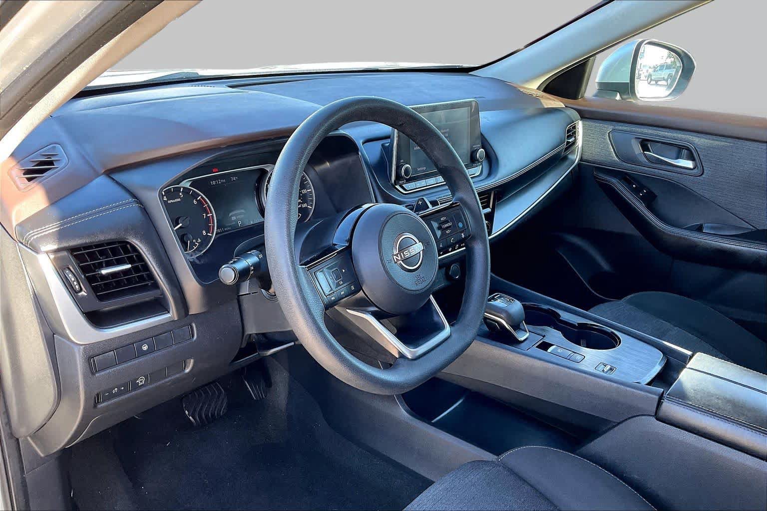 Used 2023 Nissan Rogue SV FWD image 17