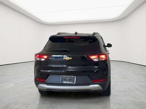Used 2024 Chevrolet TrailBlazer LT FWD image 2
