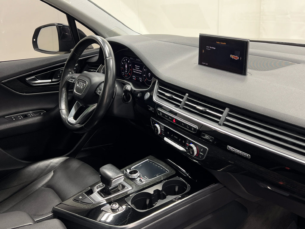 Used 2017 Audi Q7 3.0T Prestige AWD/4WD image 23