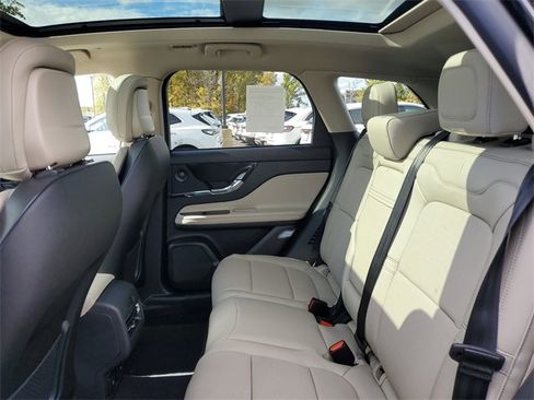 New 2026 Lincoln Corsair Reserve image 31