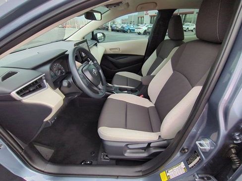 Used 2025 Toyota Corolla LE w/ Convenience Package image 8