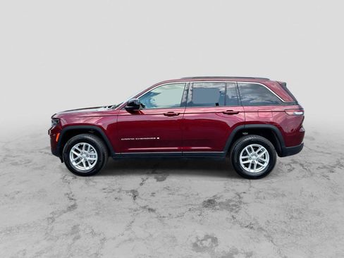 Used 2025 Jeep Grand Cherokee Laredo X w/ Luxury Tech Group I AWD/4WD image 5