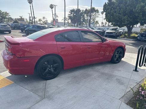 Used 2013 Dodge Charger SXT w/ Blacktop Pkg RWD image 20