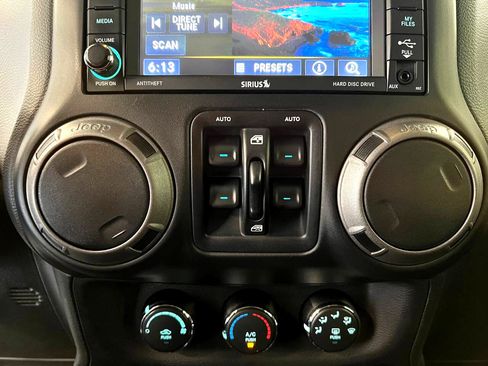 Used 2017 Jeep Wrangler Unlimited Sport image 18