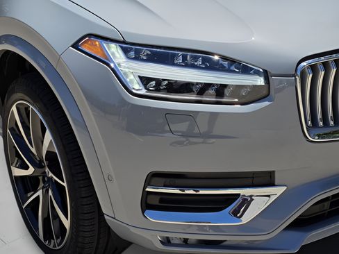 New 2025 Volvo XC90 B6 Plus w/ Protection Package Premier AWD/4WD image 37