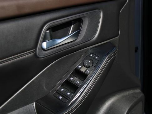 Certified 2023 Nissan Rogue SV w/ SV Premium B Package FWD image 17