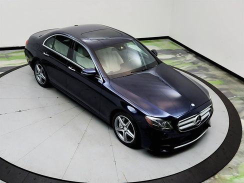 Used 2017 Mercedes-Benz E 300 4MATIC image 35