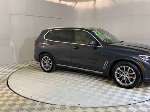 Used 2022 BMW X5 xDrive40i w/ Premium Package image 2