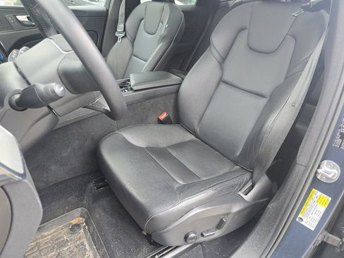 Used 2023 Volvo XC60 B5 Core w/ Climate Package AWD/4WD image 24