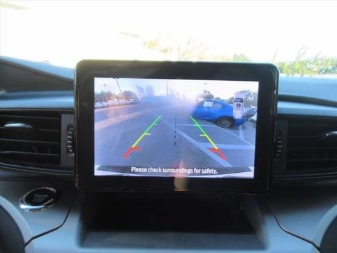 Used 2022 Ford Explorer XLT image 23