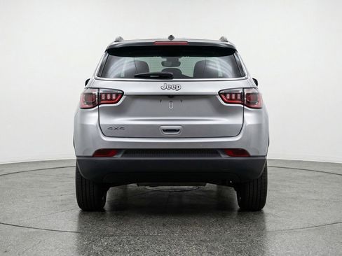 Used 2025 Jeep Compass Limited AWD/4WD image 7
