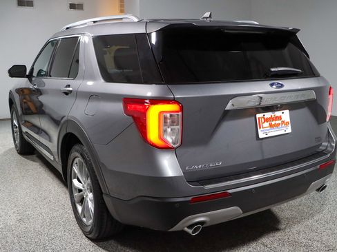 Used 2022 Ford Explorer Limited w/ Equipment Group 301A RWD image 9
