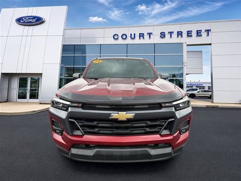 Used 2024 Chevrolet Colorado LT w/ LT Convenience Package III AWD/4WD image 2