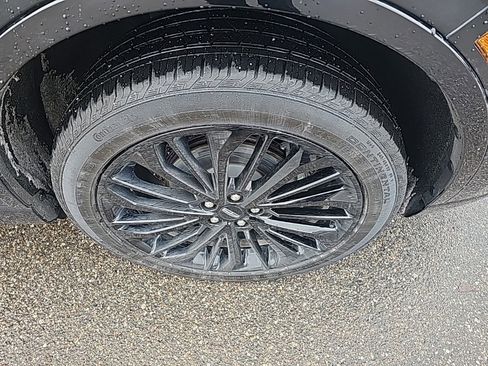 Used 2023 Lincoln Corsair Reserve w/ Equipment Group 201A image 13