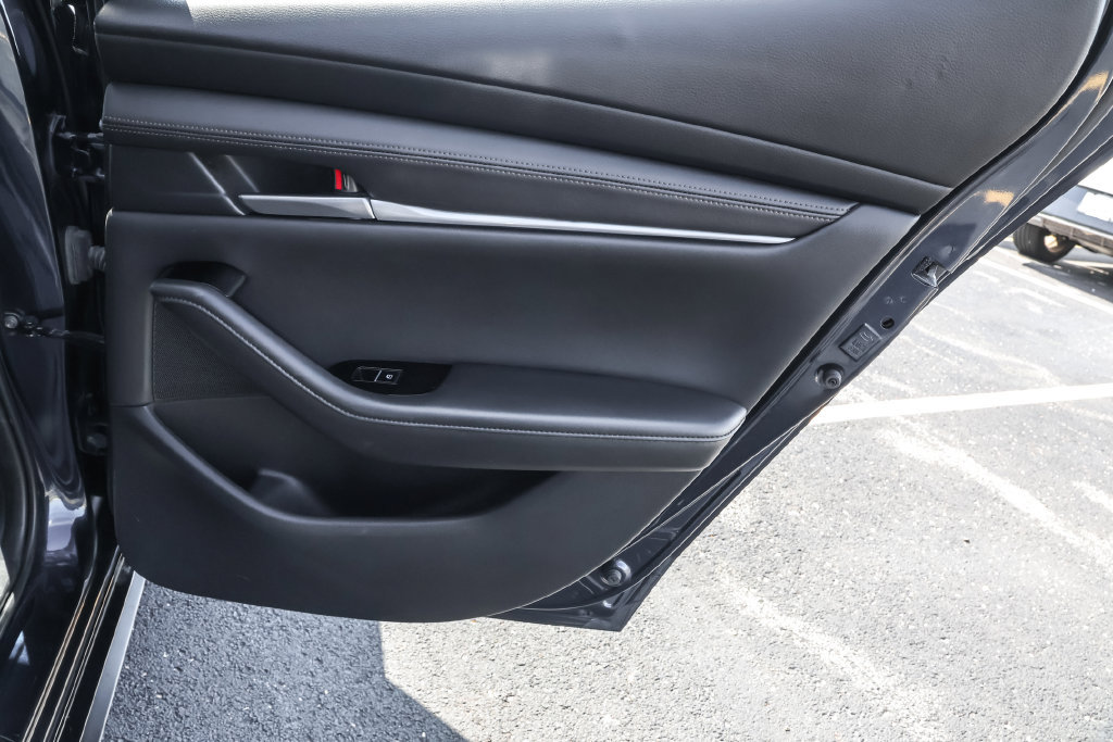 Used 2024 MAZDA MAZDA3 s FWD image 31