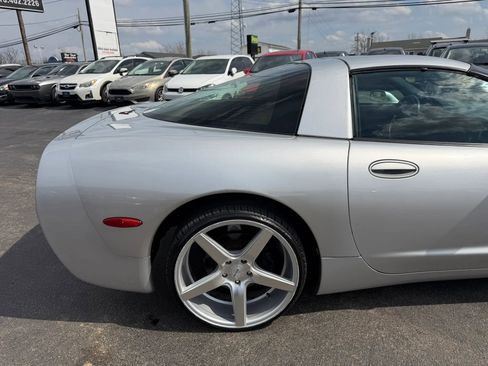 Used 2002 Chevrolet Corvette Coupe w/ Preferred Equipment Group2 image 38