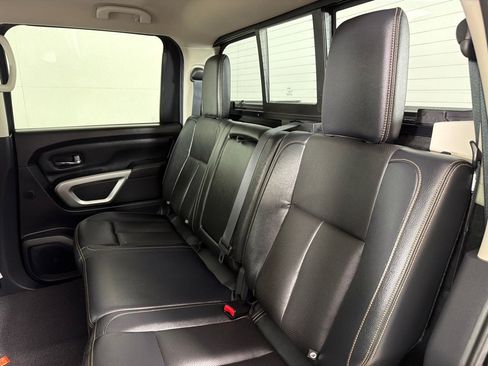 Used 2017 Nissan Titan SL AWD/4WD image 16